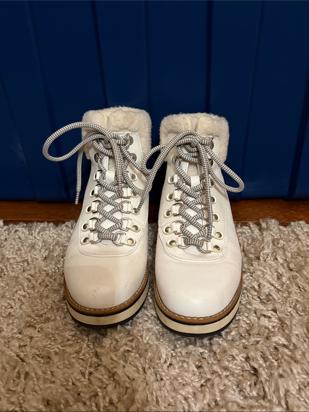 White Faux Fur Lace-Up Women’s Hiker Boots (size 6.5)